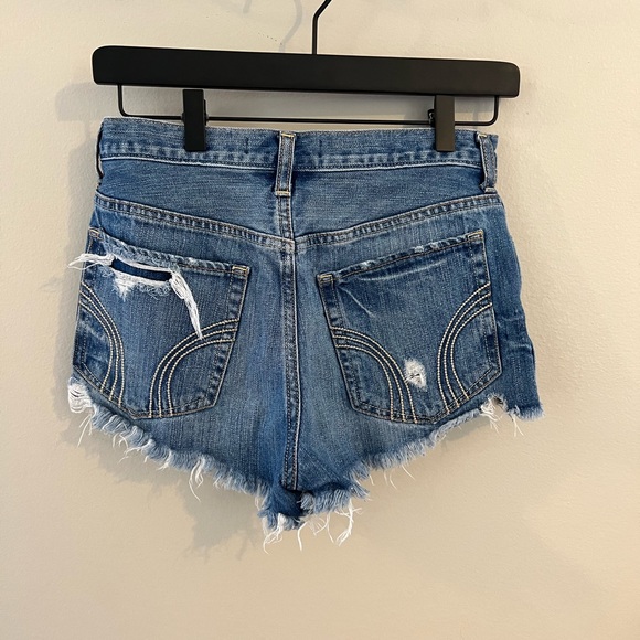 Hollister Festival Denim Shorts - Picture 2 of 3